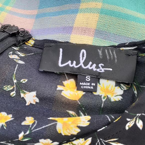 Lulu's Black/Yellow Floral Boho Mini Trumpet bell Sleeve Dress SZ S - Picture 6 of 9